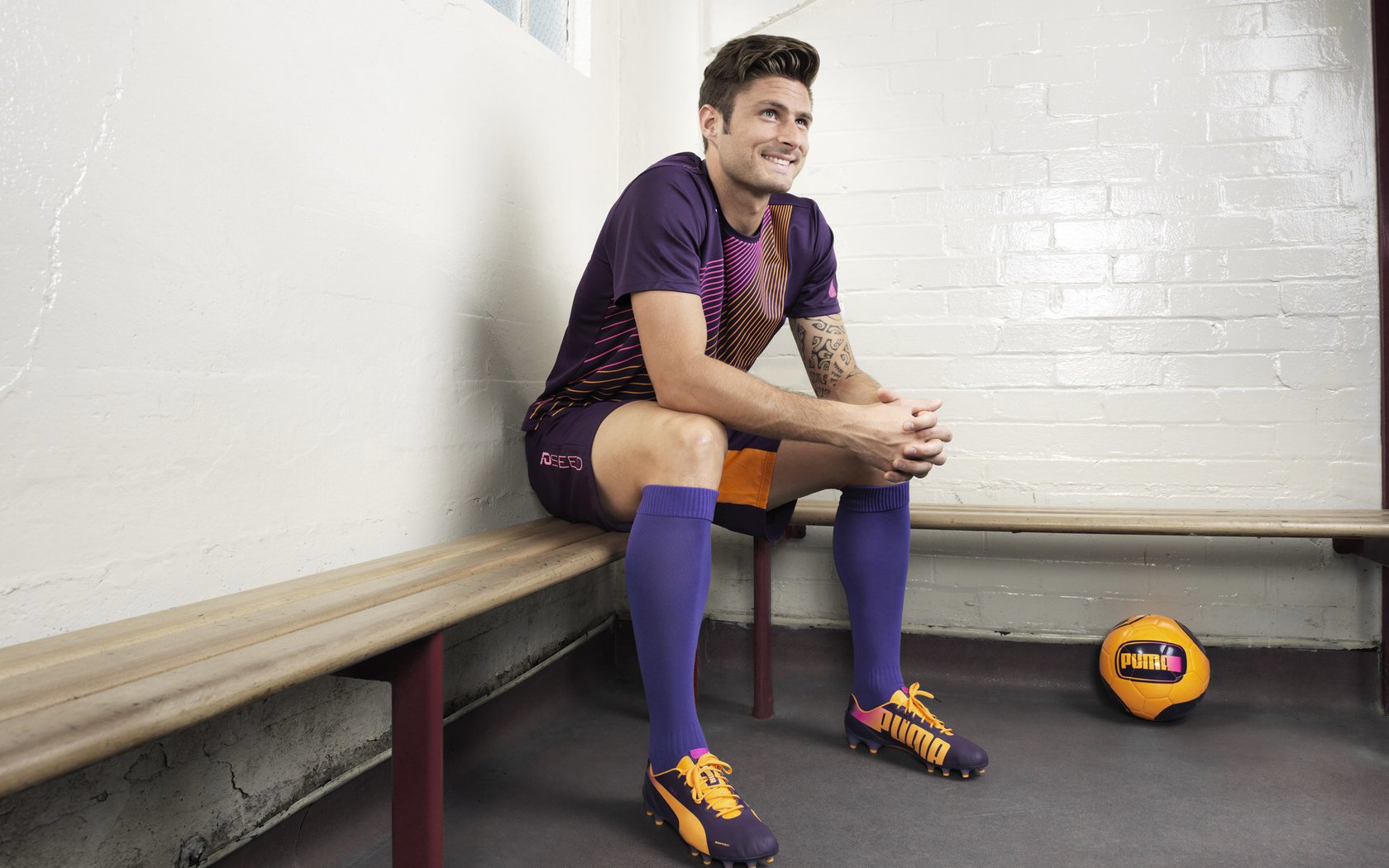 苏炳添复出首秀出彩,上海申花主场爆冷AC米兰,豪取50连胜的简单介绍