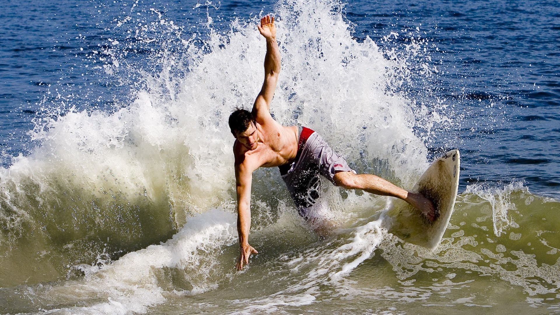  穆里尼奥酝酿重返英超 